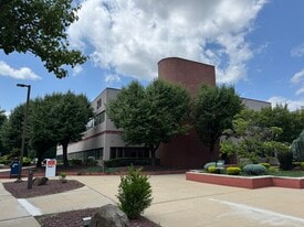 200 Perrine Rd, Old Bridge NJ - Live-Work Space