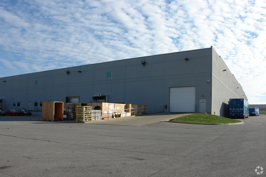 5200 Interchange Way, Louisville, KY for lease - Building Photo - Image 2 of 6