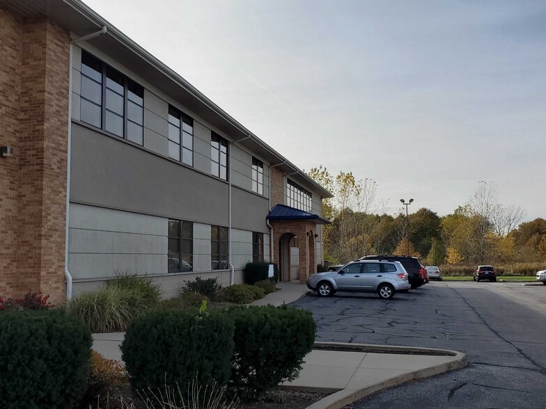 1501 S Court St, Crown Point, IN for lease - Building Photo - Image 3 of 7