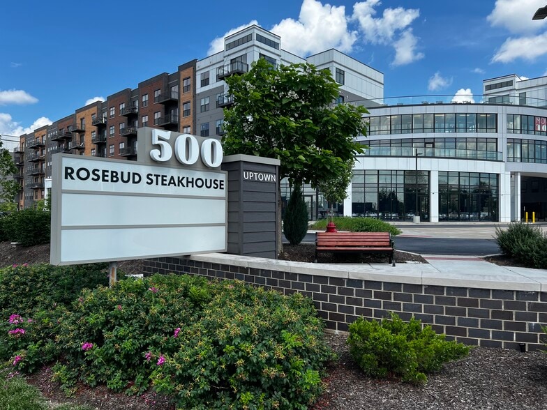 500 W Dundee Rd, Wheeling, IL for lease - Building Photo - Image 2 of 5