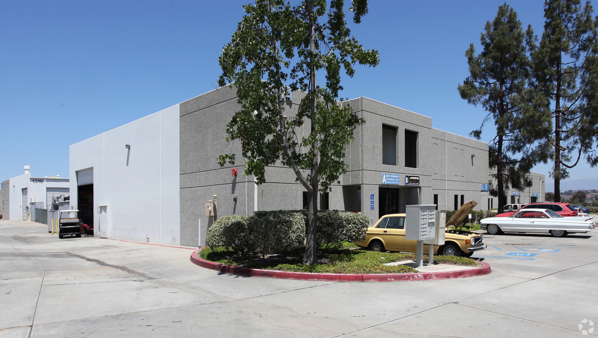 1304 N Melrose Dr, Vista, CA for lease Primary Photo- Image 1 of 3