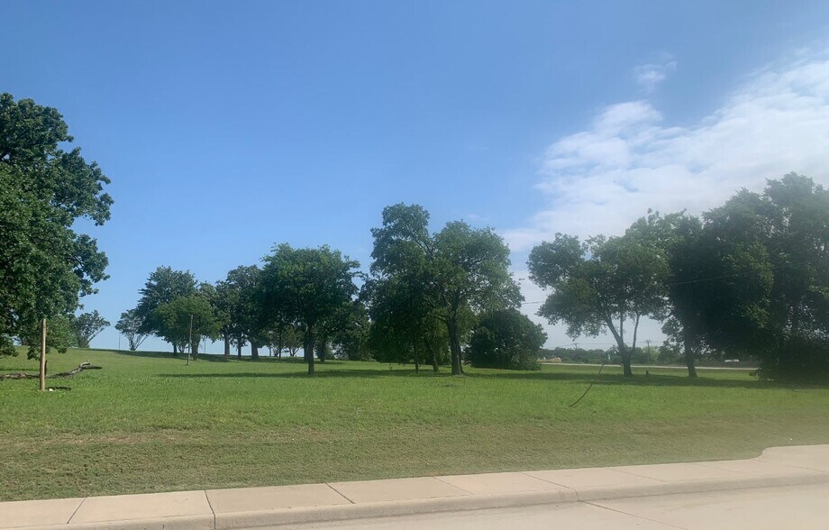 N I-35 Service Rd, Corinth, TX for sale - Building Photo - Image 1 of 1