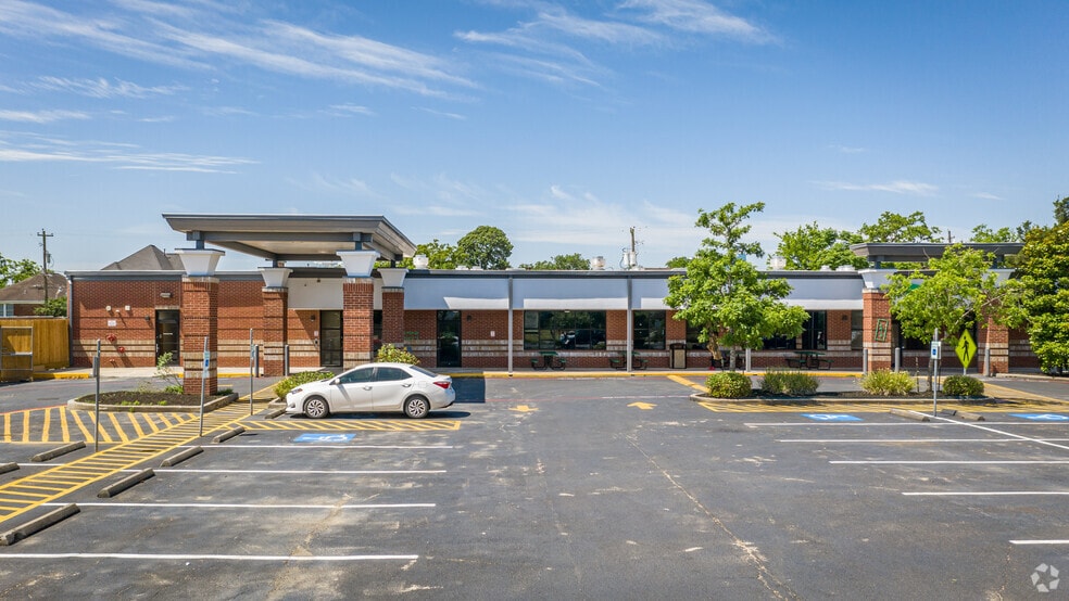 2616 Blodgett St, Houston, TX for lease - Building Photo - Image 1 of 17