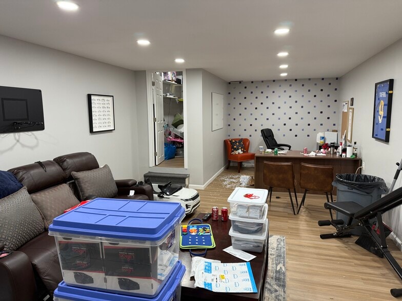 115 Toledo St, Farmingdale, NY for lease - Building Photo - Image 2 of 12