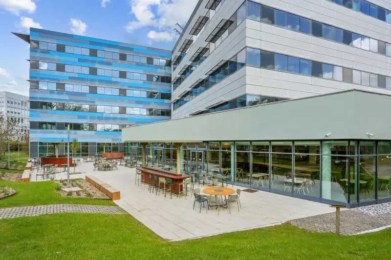 2 Rue Paul Dautier, Vélizy-Villacoublay for lease - Building Photo - Image 1 of 1