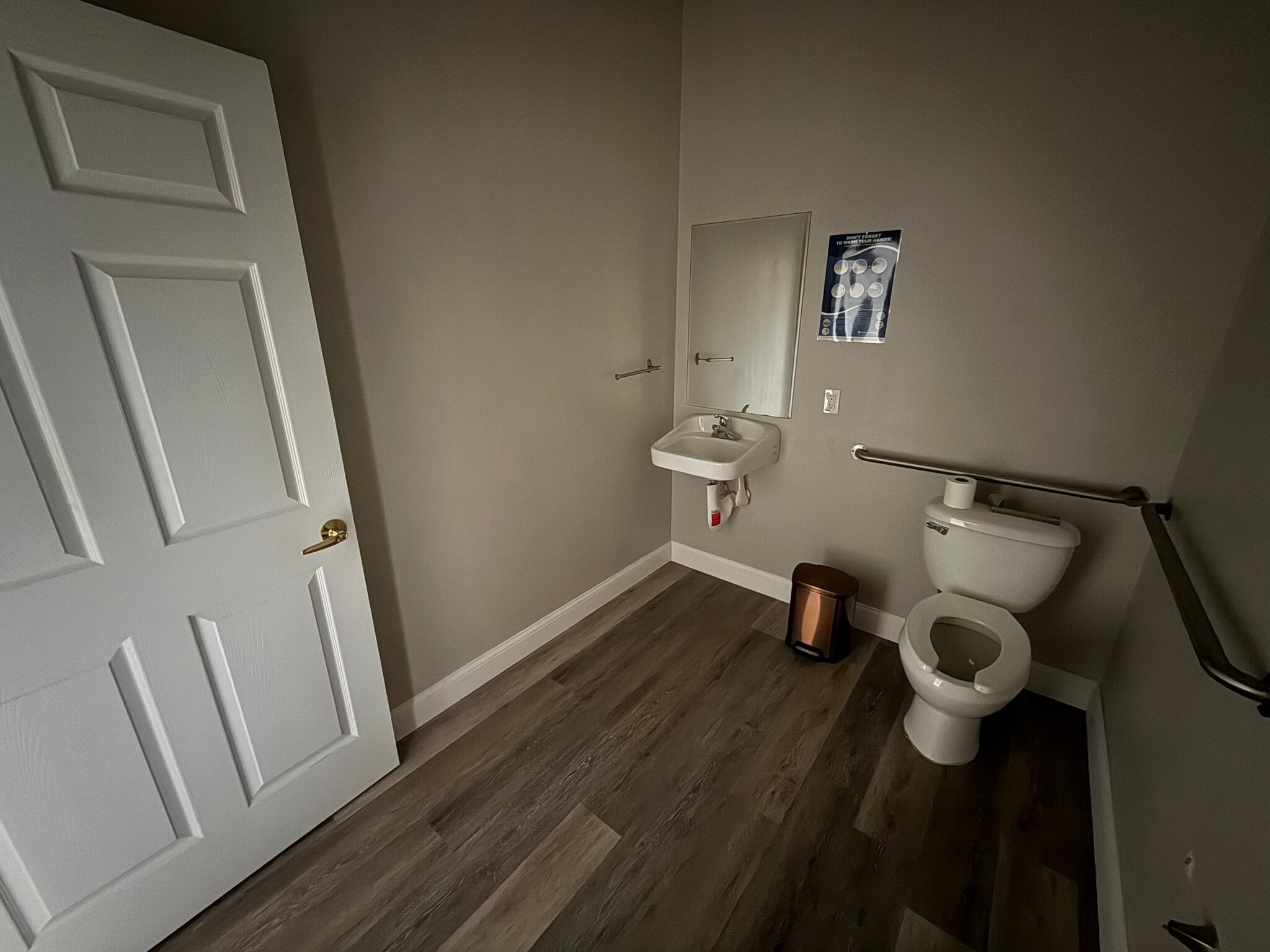 17210 Camelot Ct, Land O' Lakes, FL for lease Interior Photo- Image 1 of 4