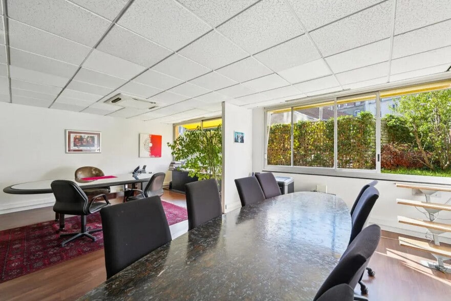 Office in Paris for sale - Interior Photo - Image 3 of 7