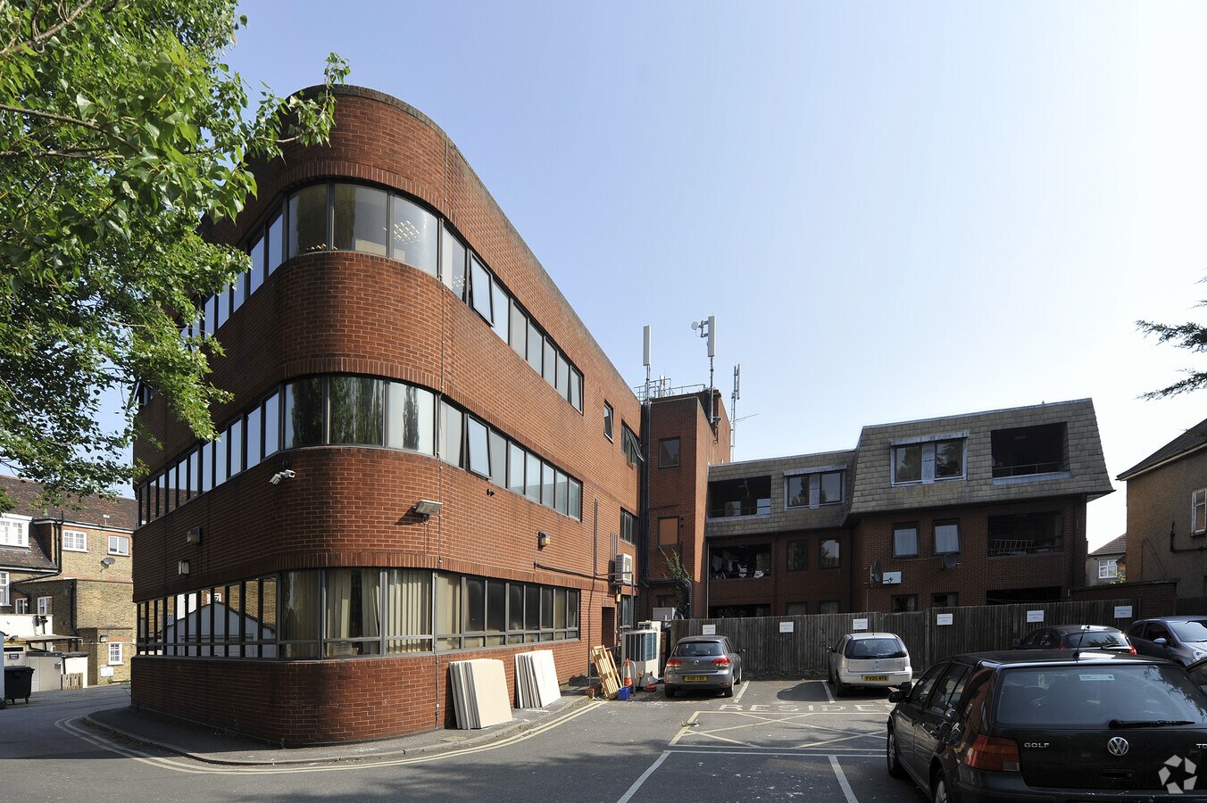 429433 Pinner Rd, Harrow, MDS HA1 4HN