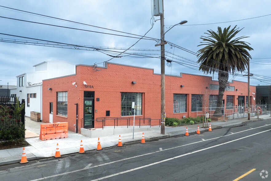 1919 Peralta St, Oakland, CA for lease - Building Photo - Image 3 of 11