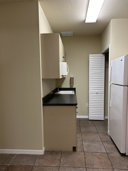 4111 Little Rd, Trinity, FL for lease - Interior Photo - Image 3 of 6