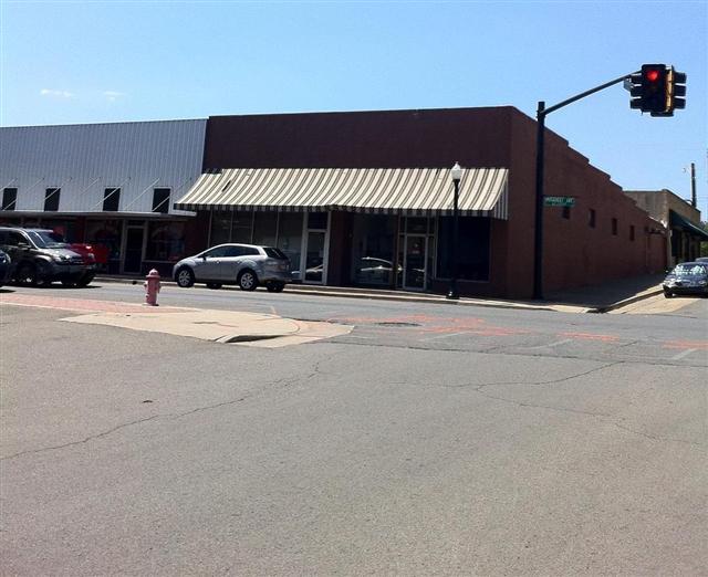 133-135 N Muskogee Ave, Tahlequah, OK for sale - Primary Photo - Image 1 of 1