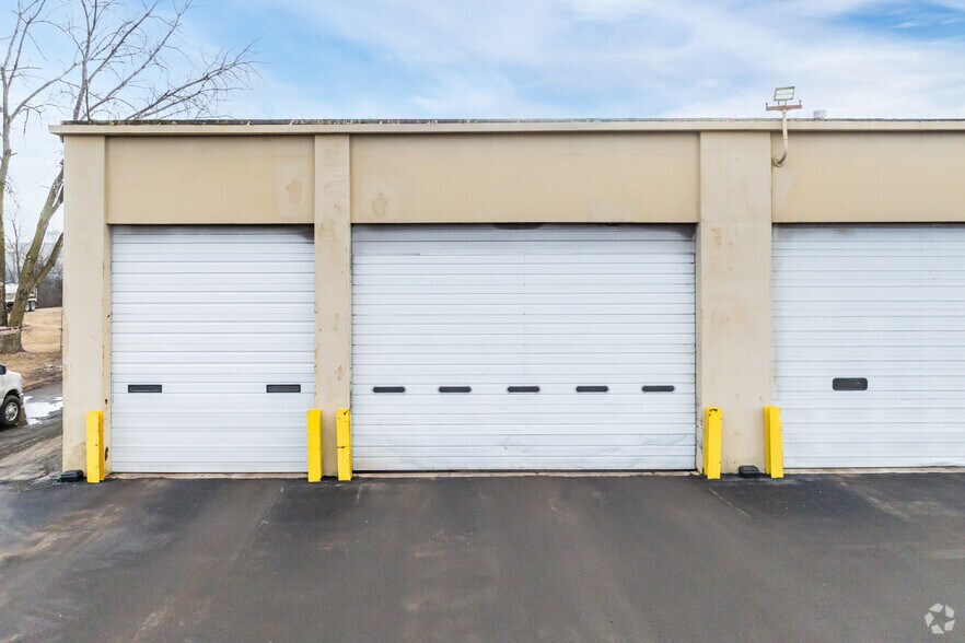 313 S Rohlwing Rd, Addison, IL for lease - Building Photo - Image 3 of 5