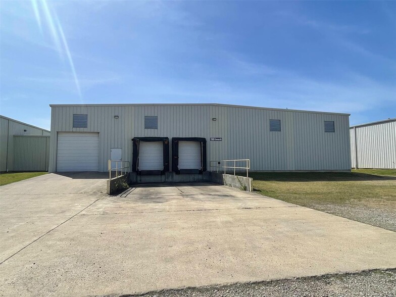 1550 Cravens Rd, Poplar Bluff, MO for lease - Building Photo - Image 2 of 11