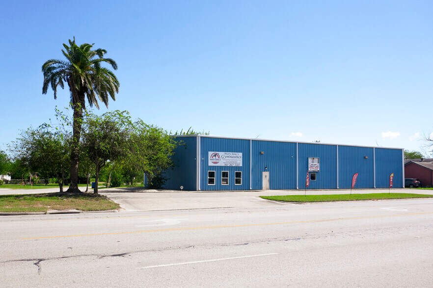 2710 Main St, Ingleside, TX for lease - Building Photo - Image 1 of 10