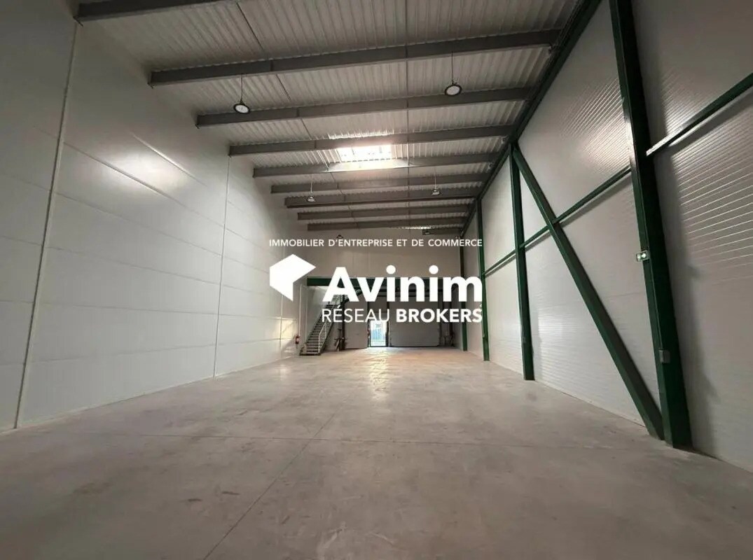 Industrial in Bernes-sur-Oise for lease Interior Photo- Image 1 of 4