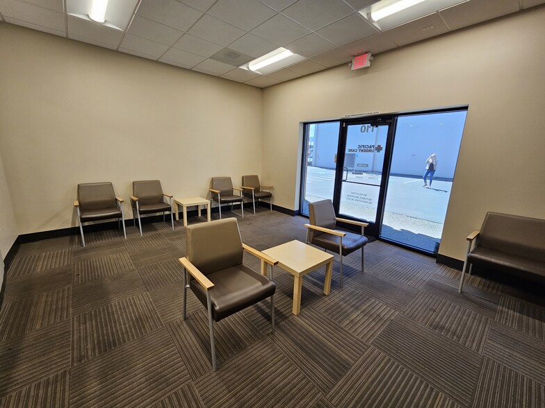 900 Ocean Beach Hwy, Longview, WA for lease - Interior Photo - Image 2 of 13