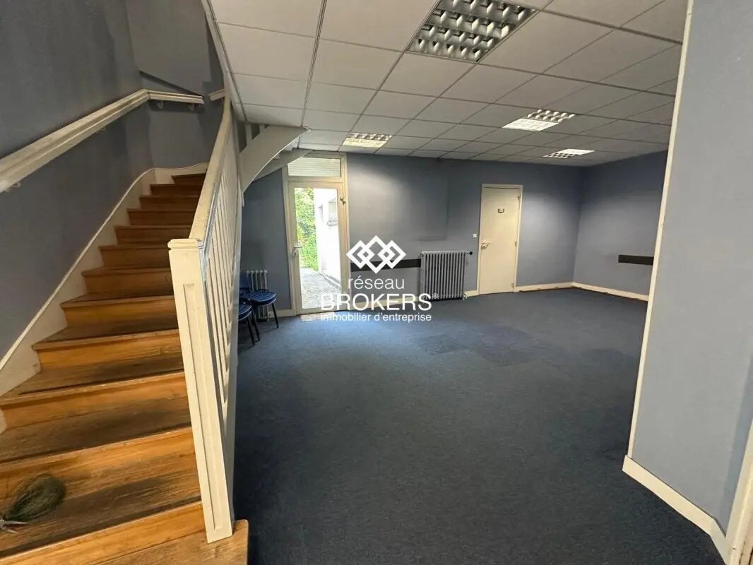 Flex in Villiers-le-Bel for lease Interior Photo- Image 1 of 4