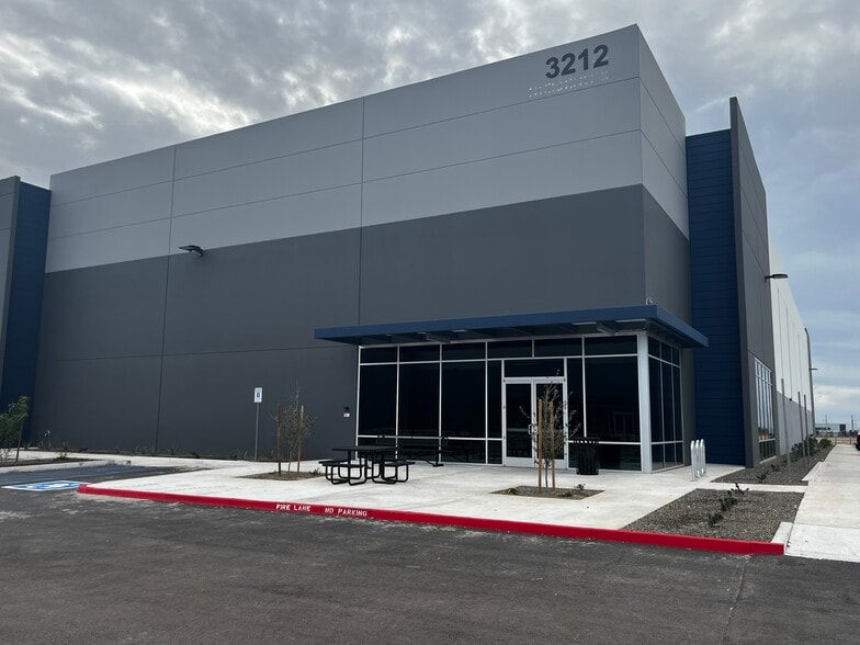 NWC Elliot Rd & Signal Butte Rd, Mesa, AZ for lease - Building Photo - Image 1 of 13