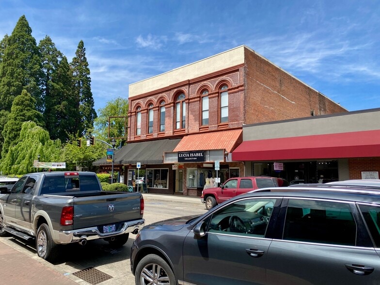 203-207 E Main St, Hillsboro, OR for sale - Building Photo - Image 3 of 19