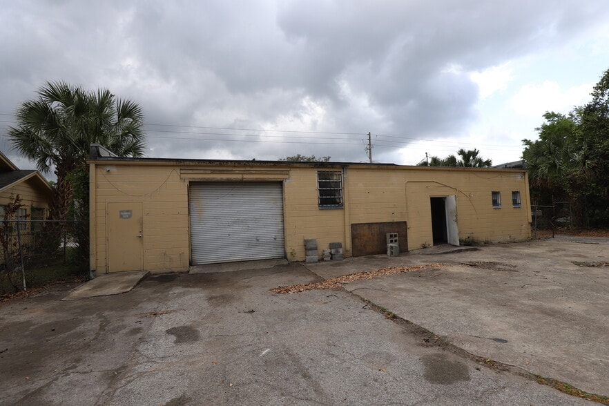 4306 NW 13th St, Gainesville, FL for lease - Building Photo - Image 1 of 7