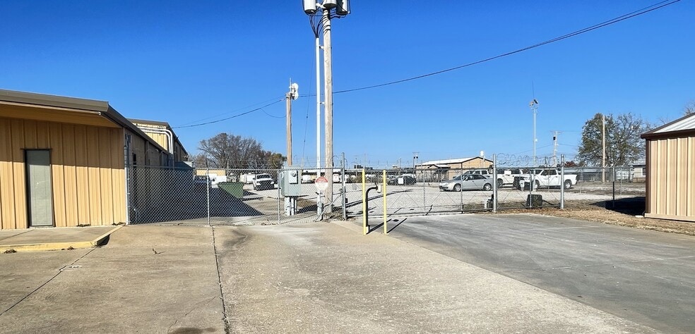 7519 E Pine St, Tulsa, OK for sale - Building Photo - Image 3 of 16