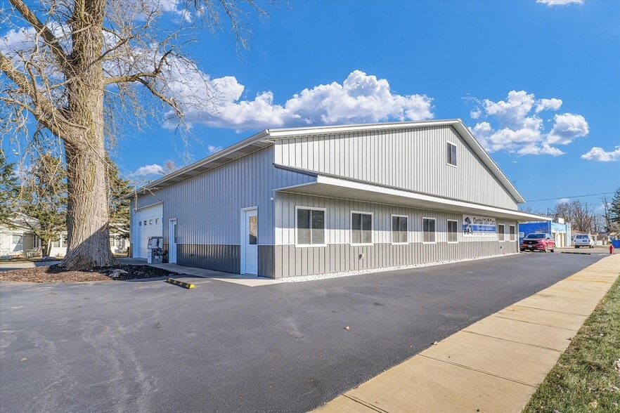 109 Front St, Mansfield, IL for sale - Building Photo - Image 3 of 42