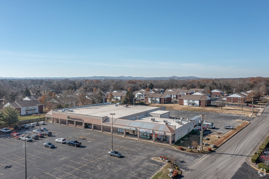 210-250 Country Village Dr, Smyrna, TN for lease - Building Photo - Image 3 of 5