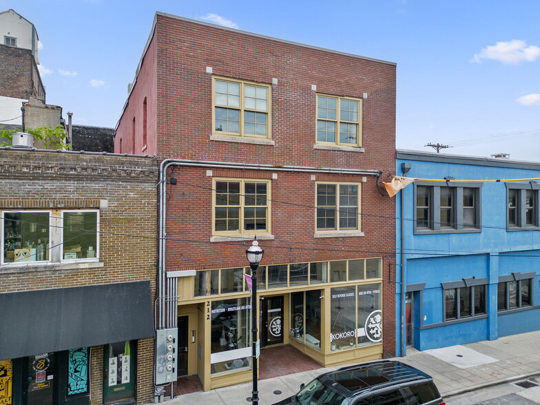 212 W McDaniel St, Springfield, MO for lease - Building Photo - Image 1 of 29