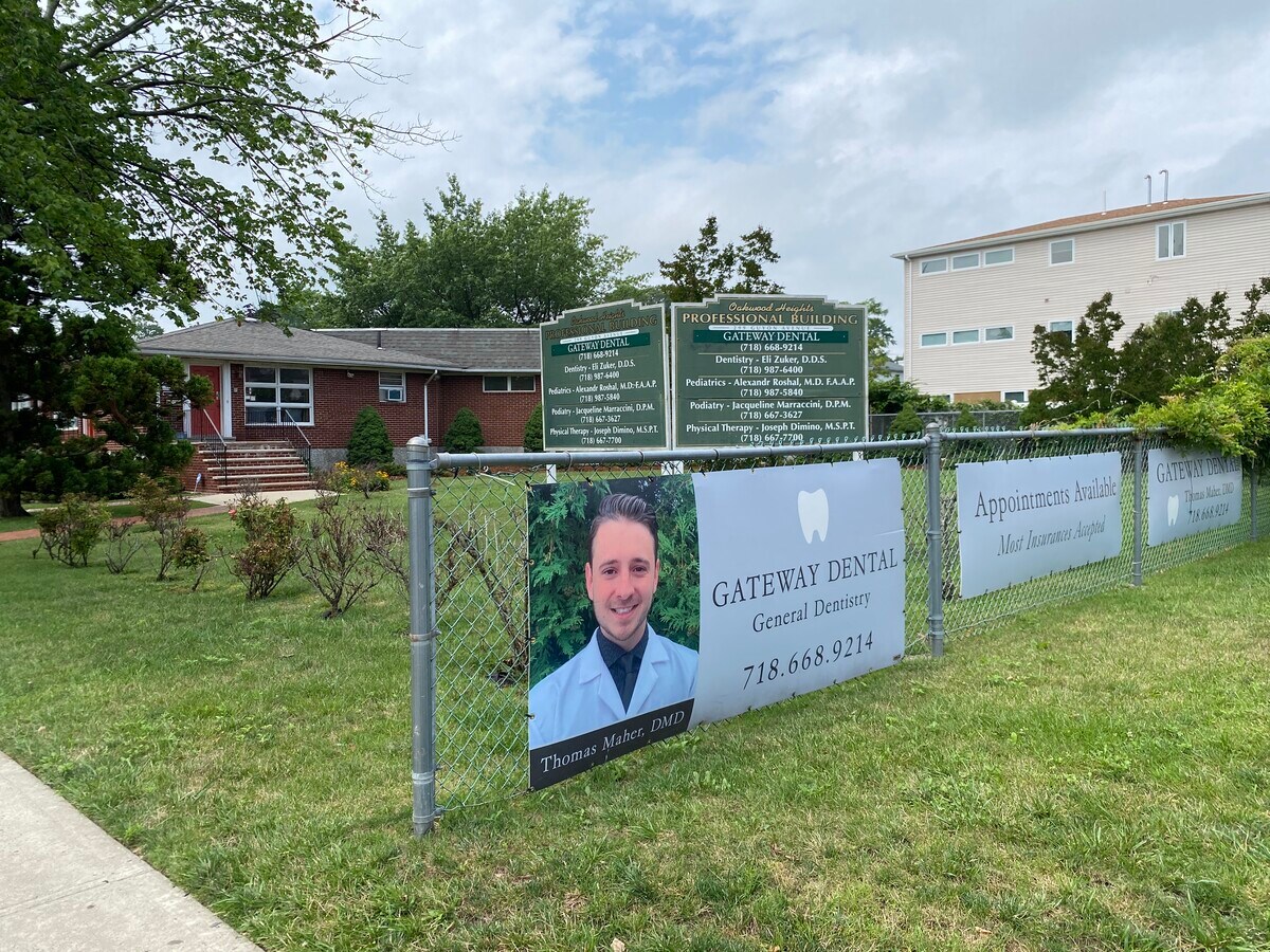 299 Guyon Ave, Staten Island, NY 10306 Dental office in Oakwood
