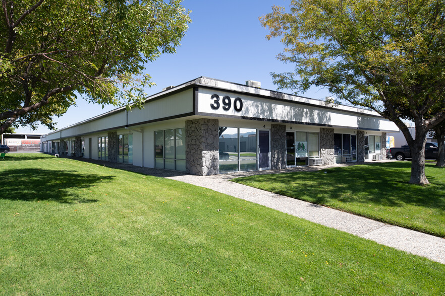 390 Freeport Blvd, Sparks, NV for lease - Primary Photo - Image 1 of 5