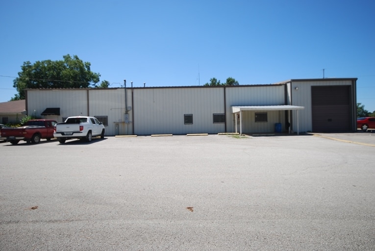 2203 Highway 70 E, Jackson, TN for sale - Primary Photo - Image 1 of 1