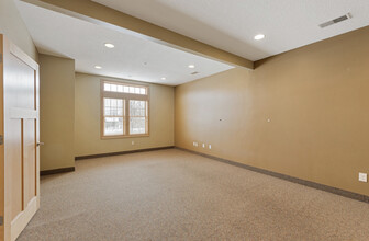 1505 Southcross Dr W, Burnsville, MN for lease Interior Photo- Image 1 of 5