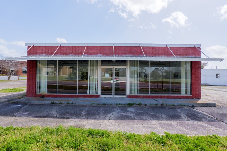 415 W Hill, Valdosta, GA for sale - Building Photo - Image 1 of 25