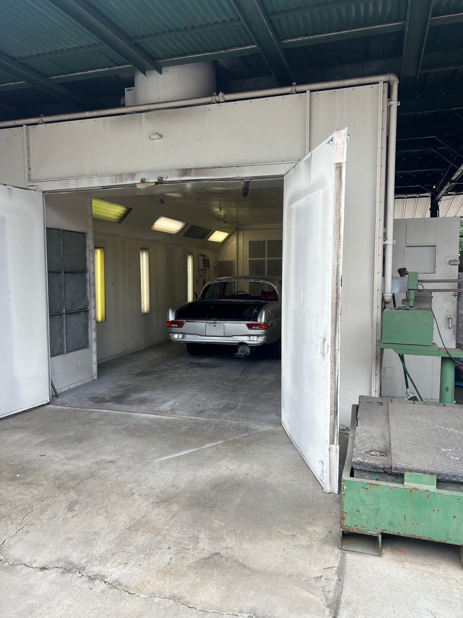 1570 W Mission Blvd, Pomona, CA for lease Interior Photo- Image 1 of 1