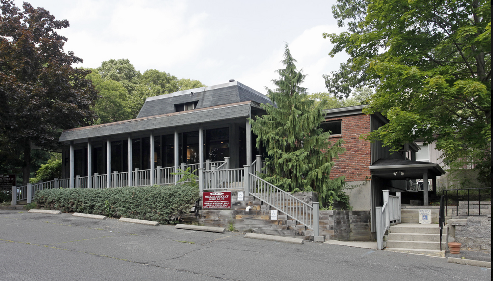 640 Belle Terre Rd, Port Jefferson, NY for lease - Building Photo - Image 1 of 9