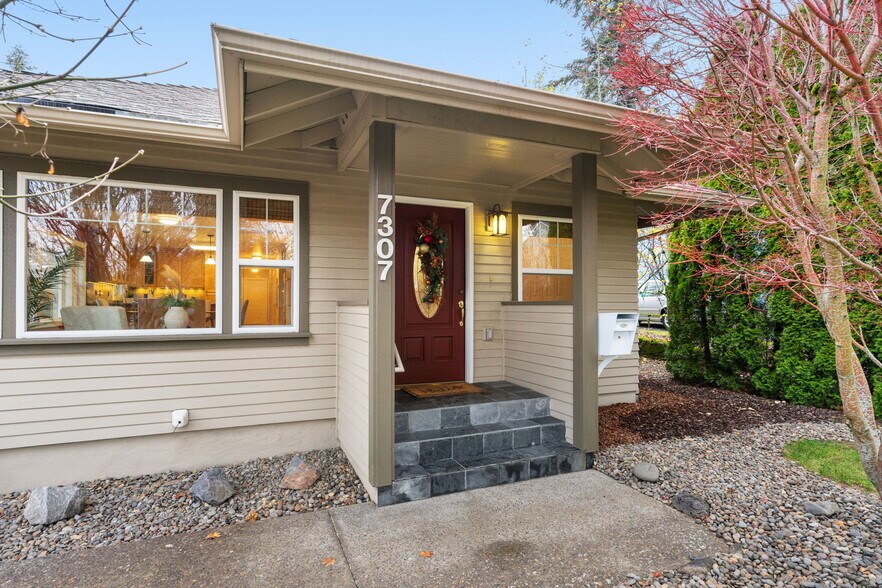 7307 SW Capitol Hwy, Portland, OR for sale - Building Photo - Image 1 of 1