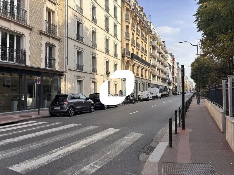 Location Commerce 374 m² - Photo 1