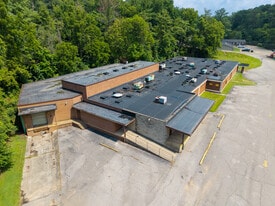 700 Channel Ln, Marietta OH - Parking Garage