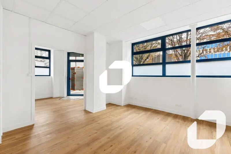 Office in Paris for lease - Building Photo - Image 2 of 14