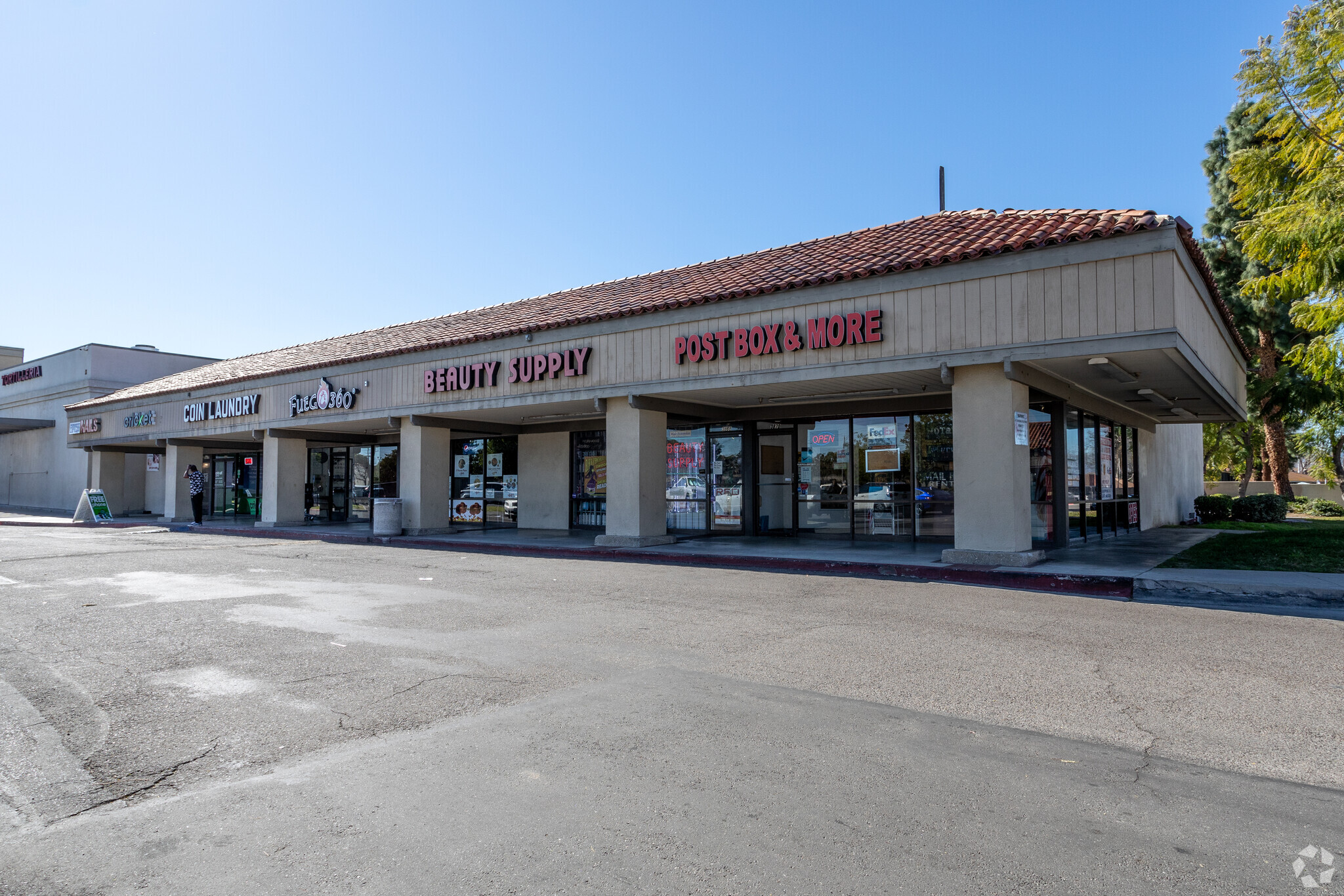 3804-3870 La Sierra Ave, Riverside, CA 92505 - La Sierra Plaza | LoopNet