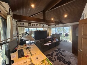 40 W Easy St, Simi Valley, CA for lease Interior Photo- Image 1 of 5