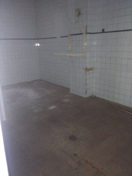 Retail in Cáceres, Cáceres for lease - Building Photo - Image 3 of 8