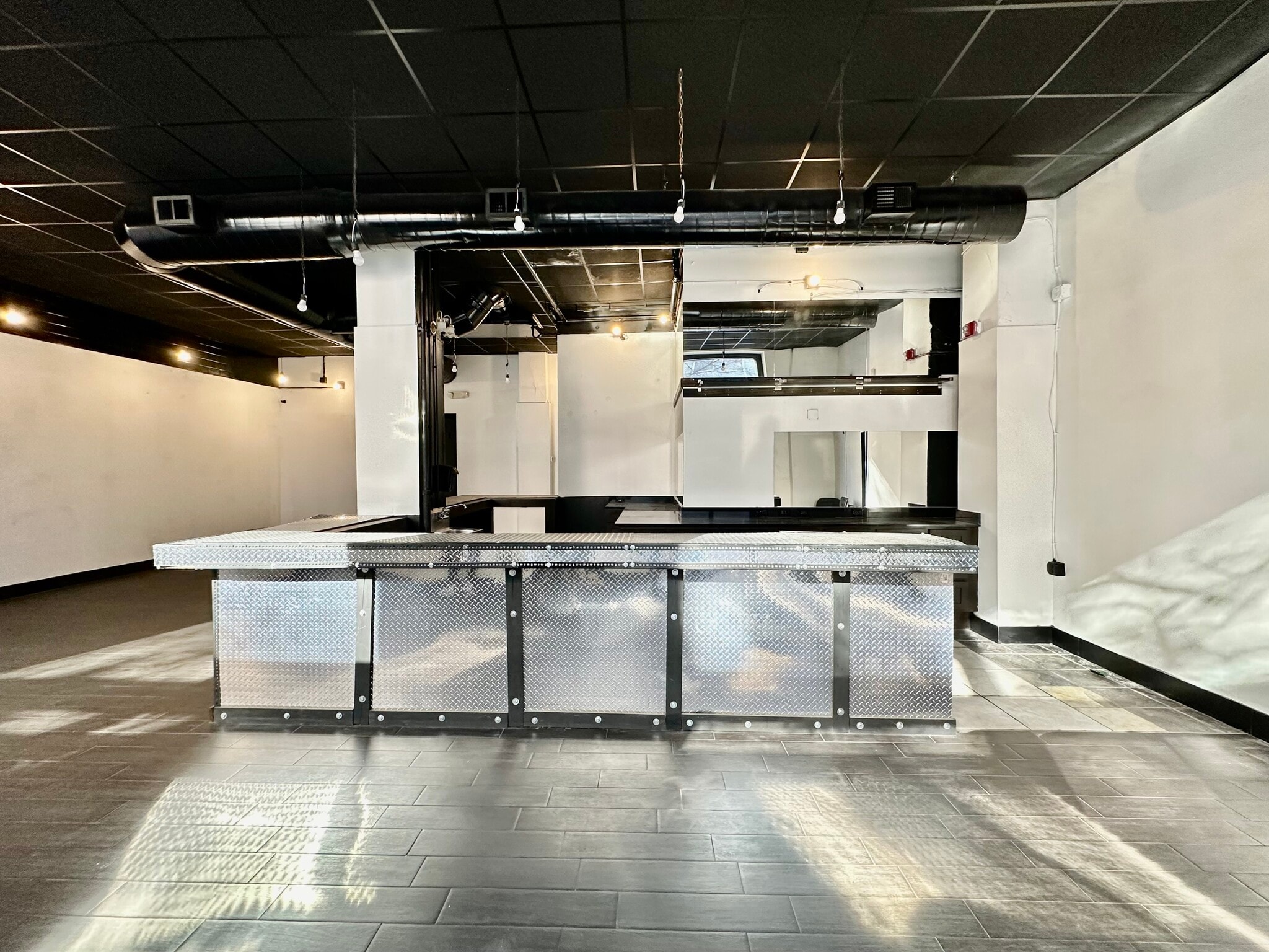 1136 Washington Ave, Saint Louis, MO for lease Interior Photo- Image 1 of 3