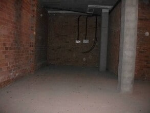 Retail in Manresa, Barcelona for lease Building Photo- Image 2 of 4