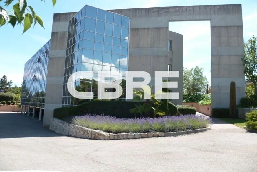 Office in SOPHIA ANTIPOLIS for lease - Building Photo - Image 1 of 13