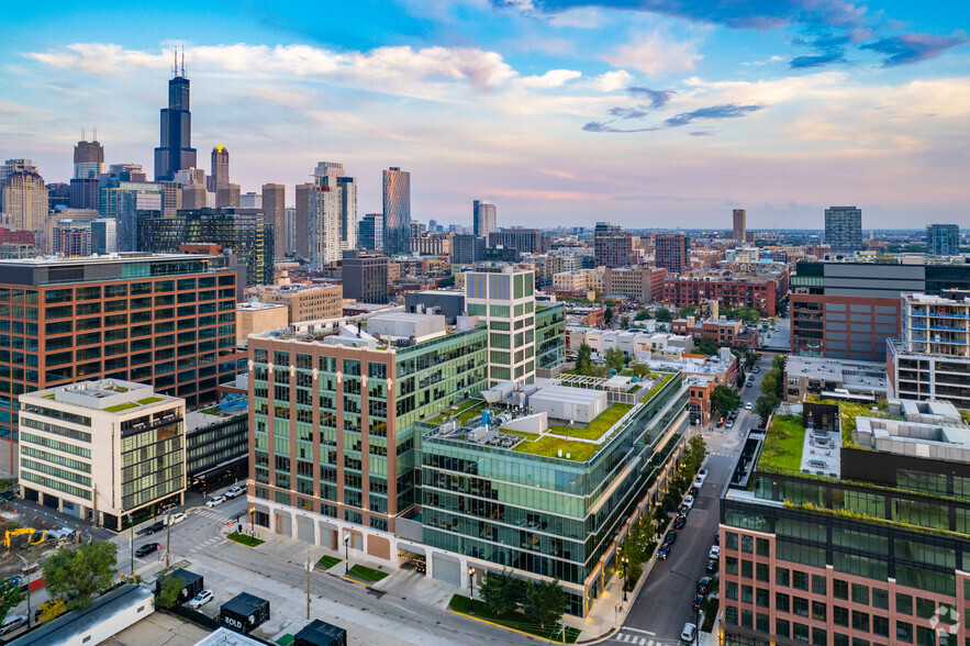 1000 W Fulton Market, Chicago, IL for lease - Aerial - Image 3 of 15