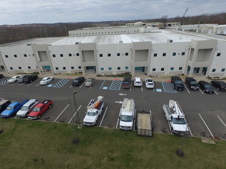 600 Hartle St, Sayreville, NJ for lease - Building Photo - Image 3 of 13