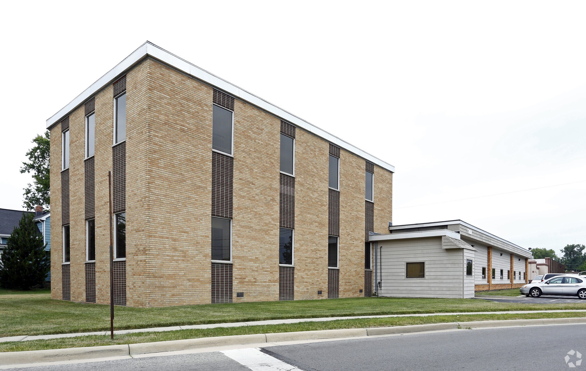 7002 Hall St, Holland, OH for sale Primary Photo- Image 1 of 1