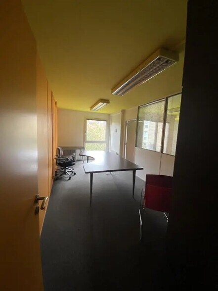 Office in Orléans for lease - Interior Photo - Image 3 of 16