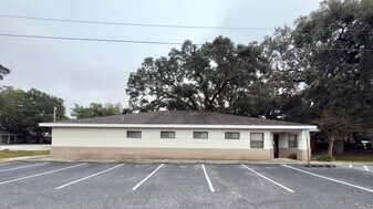 511 Phyllis St, Pensacola FL - Call Center